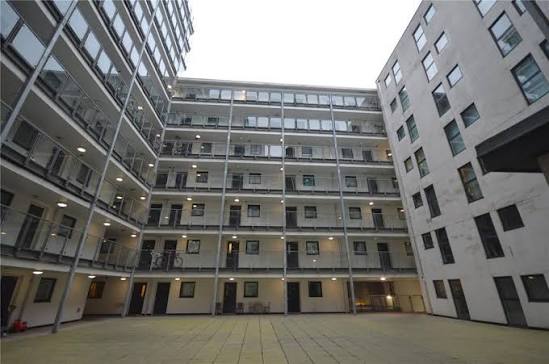 Central courtyard and access balconies